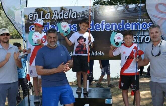 Encuentro de pesca infantil en La Adela