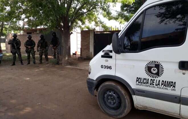 Seis detenidos en cinco allanamientos por drogas