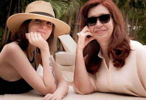 Cristina Kirchner regresará a Argentina con su hija Florencia