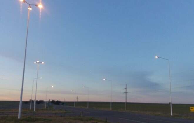 Iluminan varias intersecciones y accesos de rutas provinciales