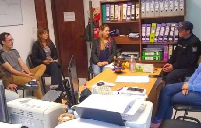 Funcionarios de Salud en reunión informativa sobre COVID-19 en Gobernador Duval