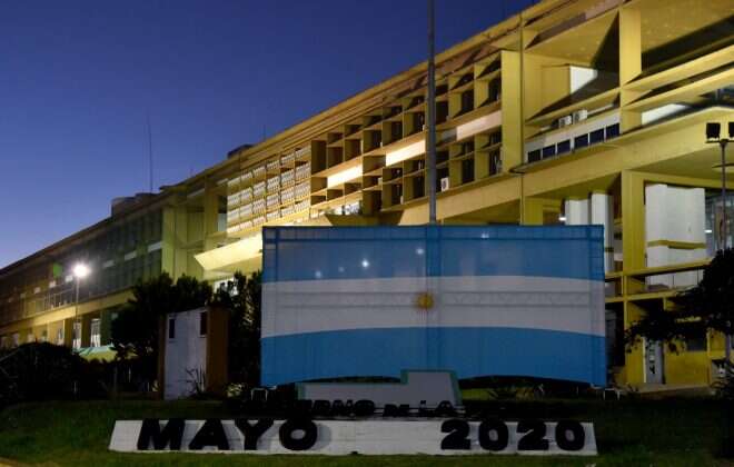 Enorme bandera Argentina para celebrar el 25 de Mayo