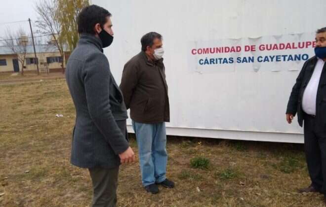Funcionarios provinciales en Cáritas San Cayetano