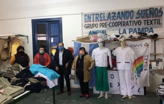 Jornada de trabajo en la cooperativa textil de Anguil