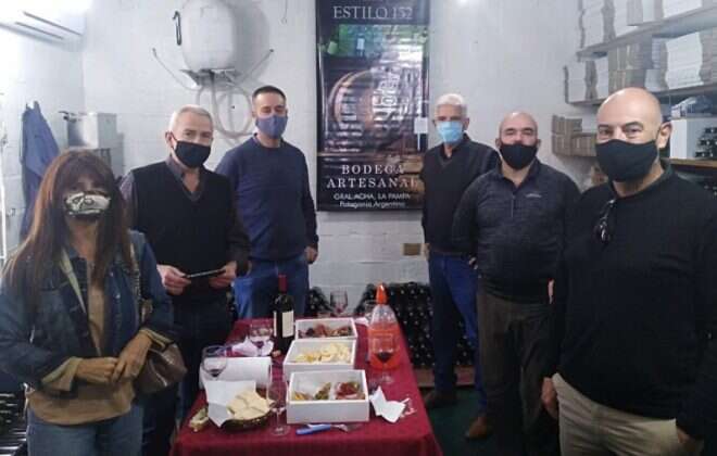 Funcionarios provinciales se reunieron con titulares de la Bodega Estilo 152 para analizar su potencialidad