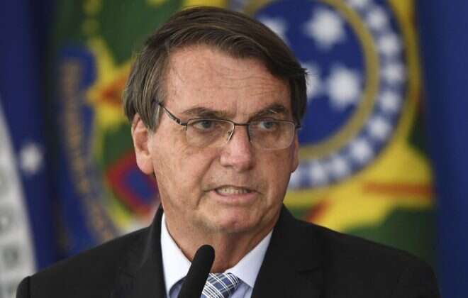 Presionado por aliados y por el regreso de Lula, Bolsonaro busca ministro de Salud