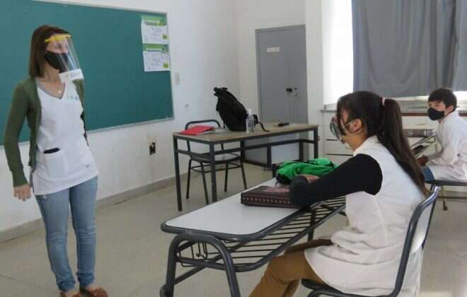 Convocan para cubrir cargos docentes