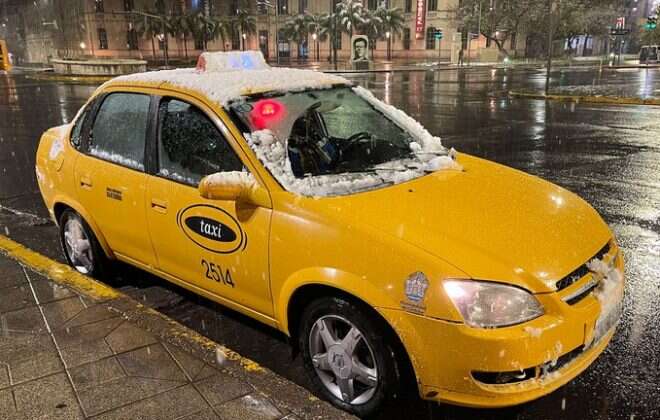 Córdoba amaneció cubierta de nieve en la capital y ciudades del interior