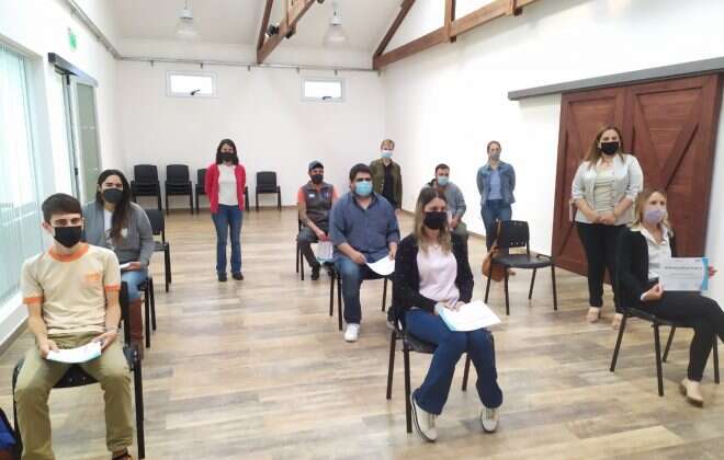 Trabajo capacitó en “Autocad 2D” a un grupo de castenses