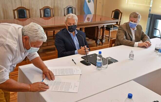 Ziliotto firmó convenios del Plan “Mi Casa” con seis localidades por más de $ 136 millones