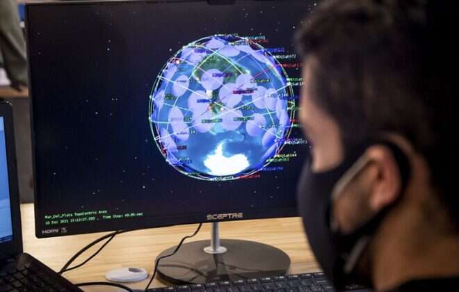 Lanzan al espacio el primer minisatélite de comunicaciones argentino