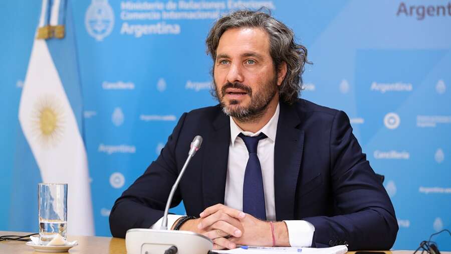 El canciller Cafiero, en permanente contacto con la embajadora en Ucrania