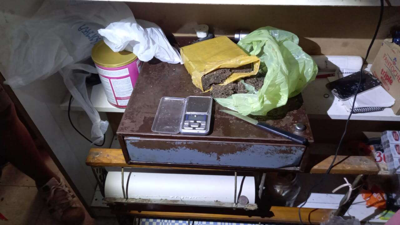 Desbaratan boca de expendio de droga en Santa Rosa y detienen a una persona