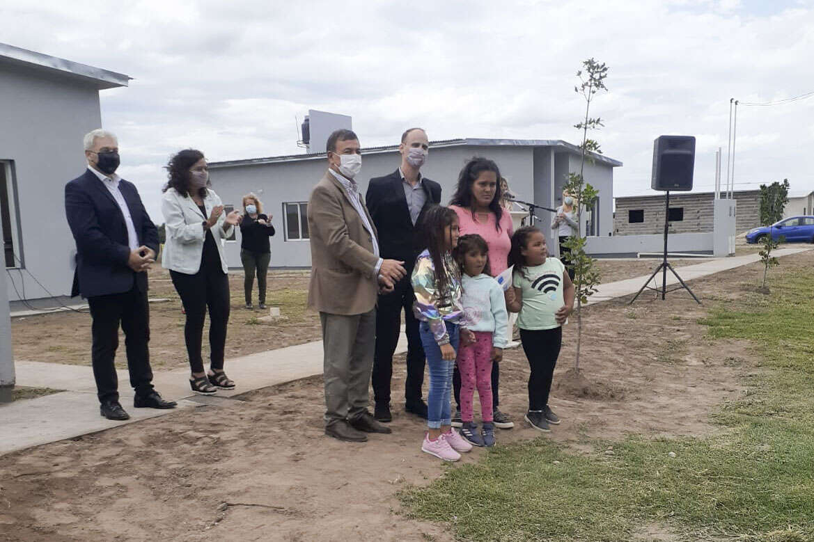 Plan “Mi Casa”: cuatro familias de Conhello recibieron sus viviendas