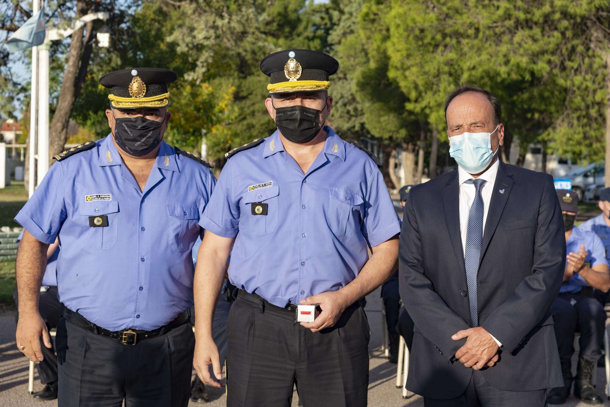 Reconocieron a policías en su día