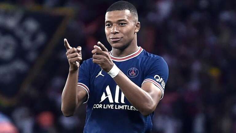 Fútbol: El PSG acordó su vínculo con Mbappé