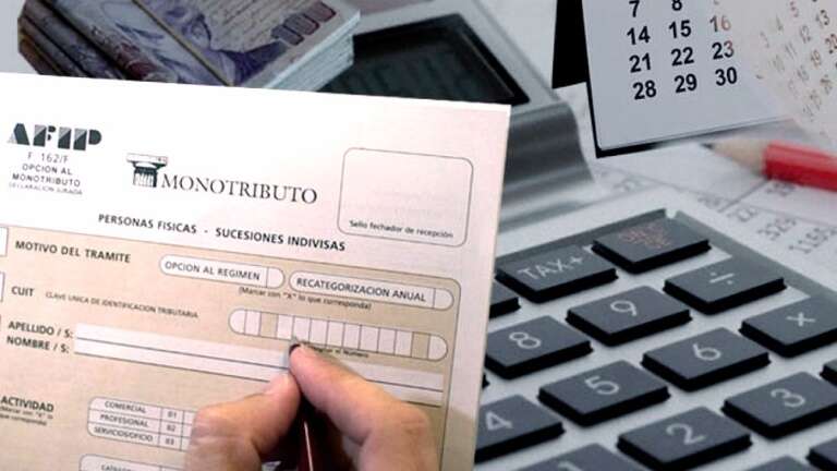 Estudiantes actualizaron sus DNI para viajar a jurar la bandera