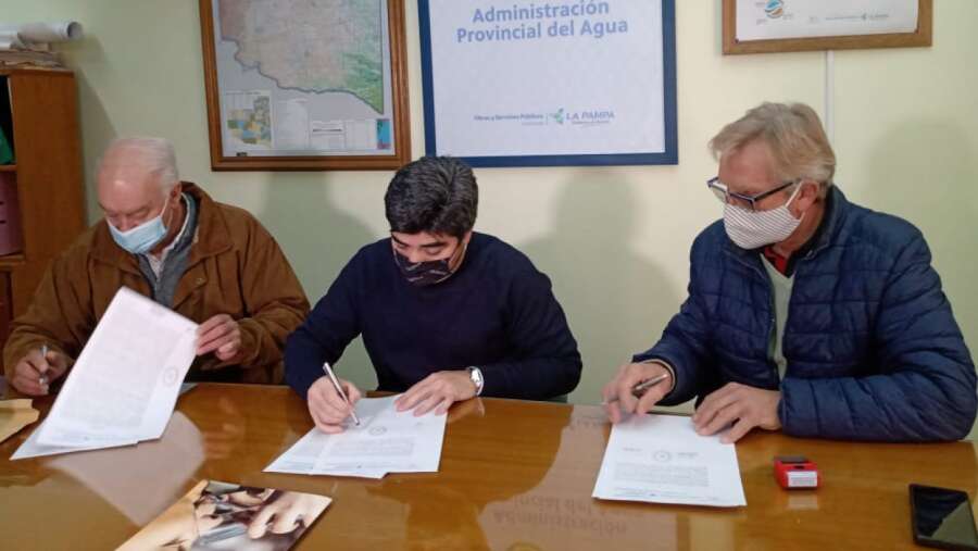 ProPAyS en Bernasconi: Instalan bombas para fortalecer el abastecimiento de agua