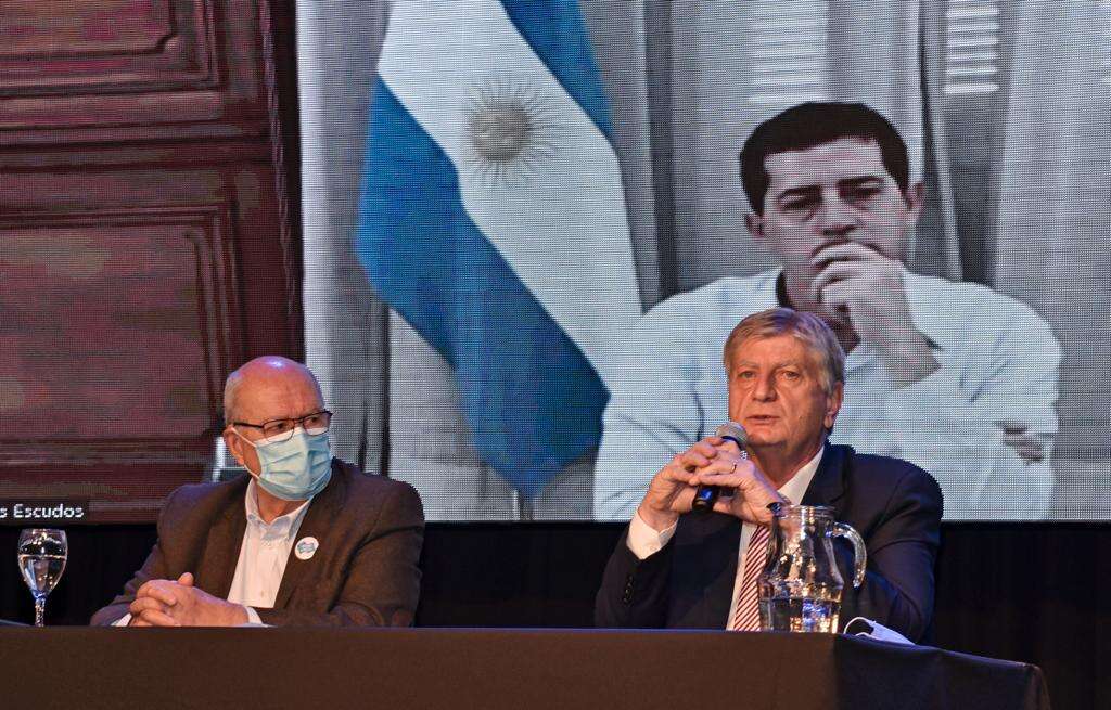 De Pedro anunció que conformará un Consejo de Gobernadores para el manejo de los ríos