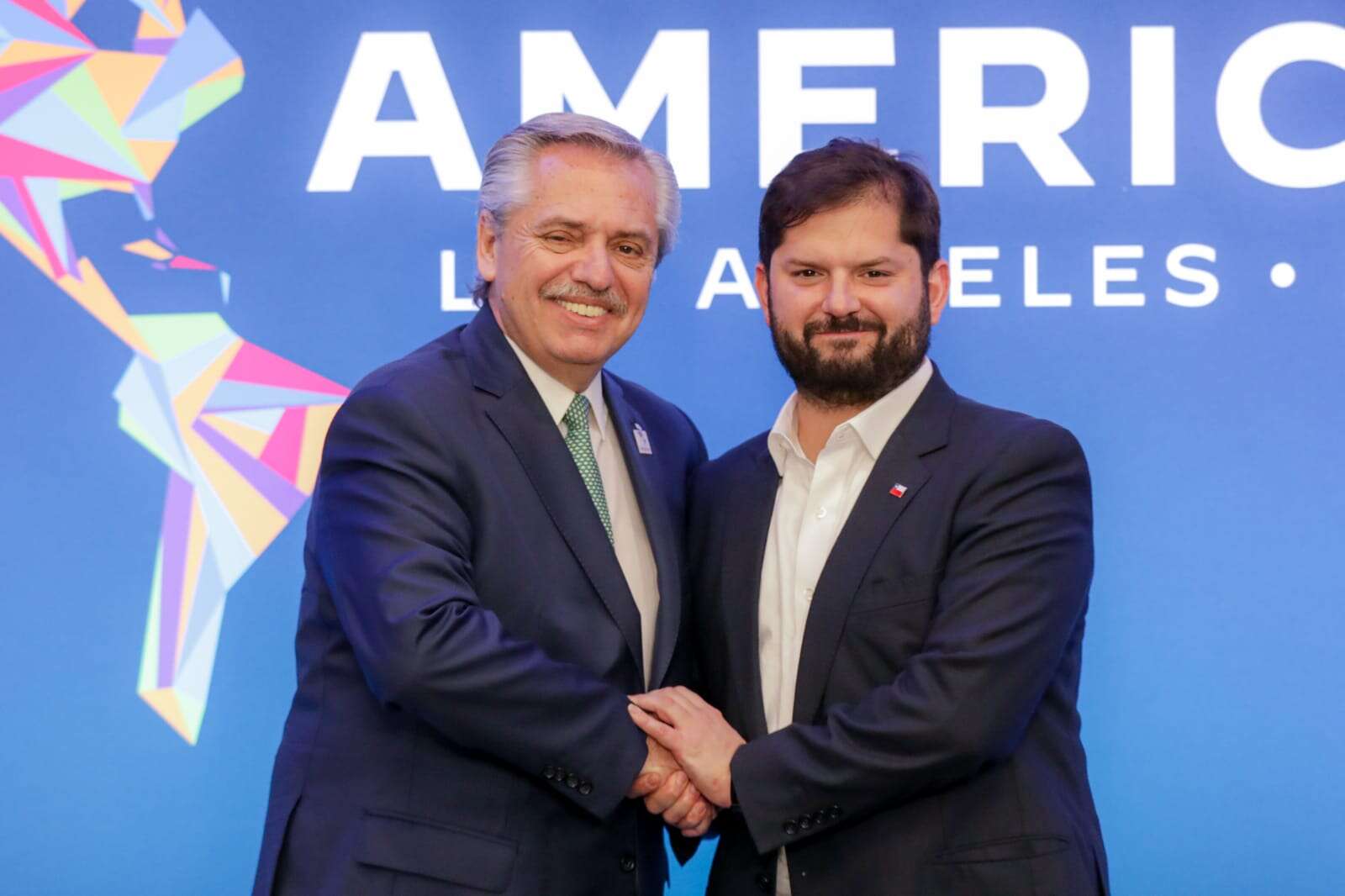El Presidente anunció junto a su par chileno que Argentina provee desde el 1Â° de junio 300.000 metros cúbicos de gas al país trasandino