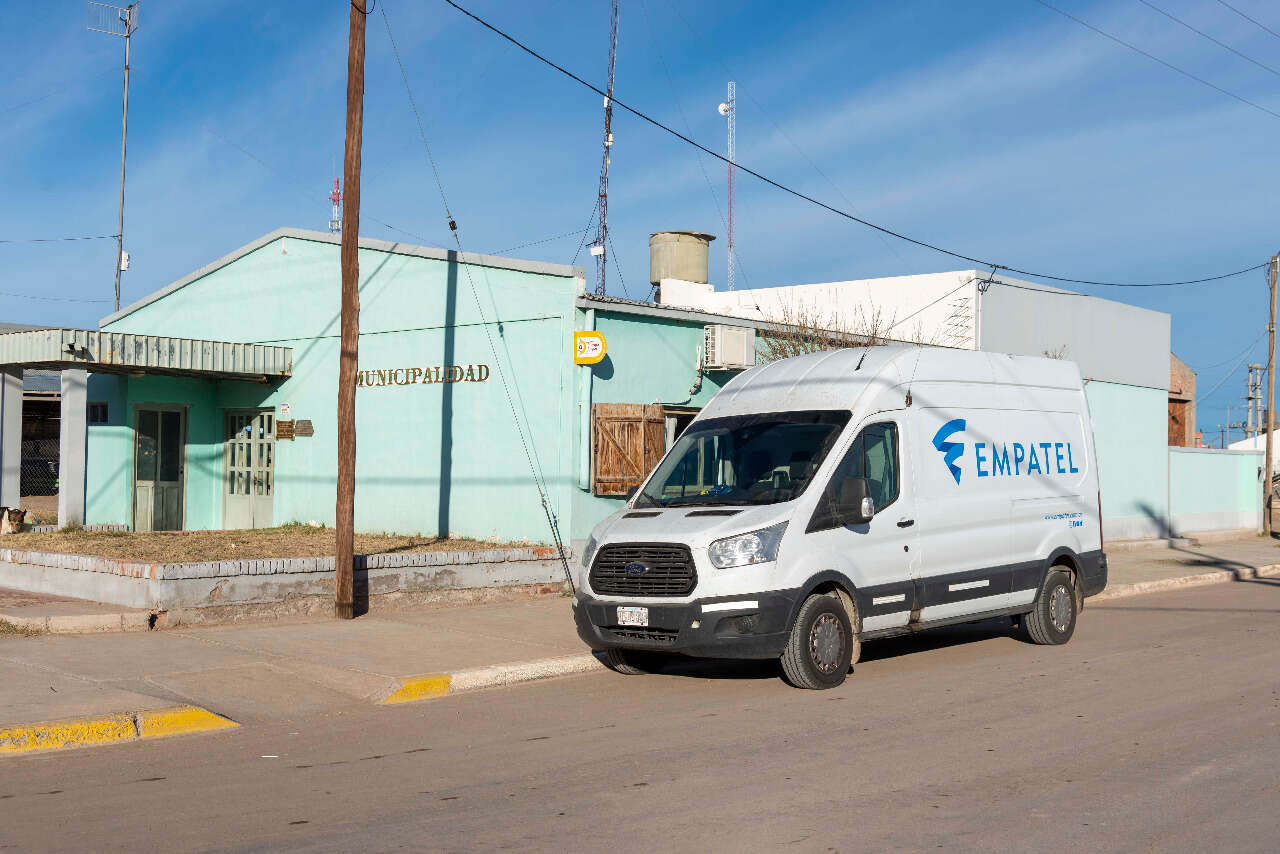 Comienza el tendido de fibra óptica en Algarrobo del Ãguila