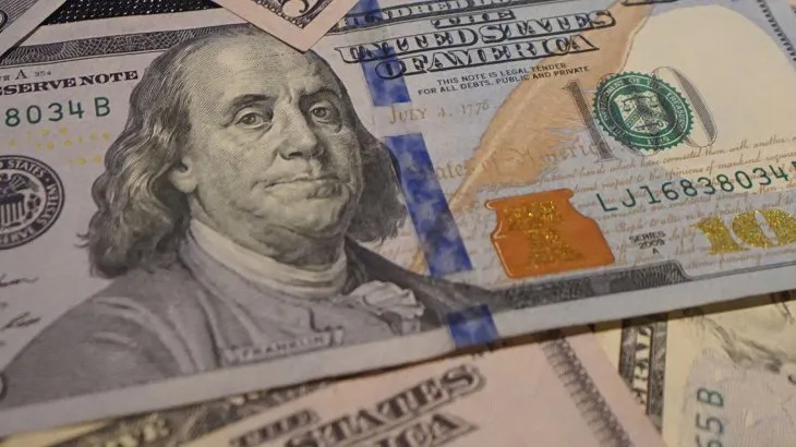 Dólar blue: Se vende durante todos los feriados por el movimiento turístico