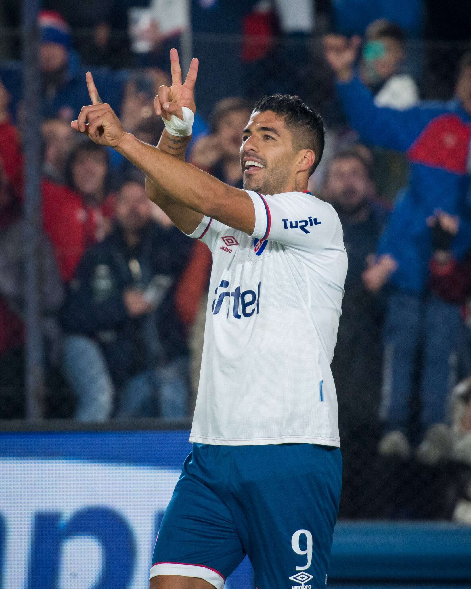 Luis Suárez convirtió su primer gol para Nacional en la goleada ante Rentistas