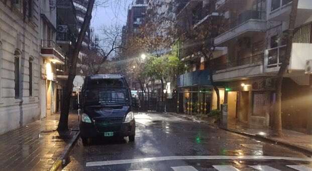 El gobierno porteño dispuso vallar la casa de CFK