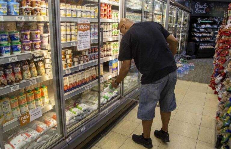 El Gobierno busca mejorar el abastecimiento de leche de Precios Cuidados