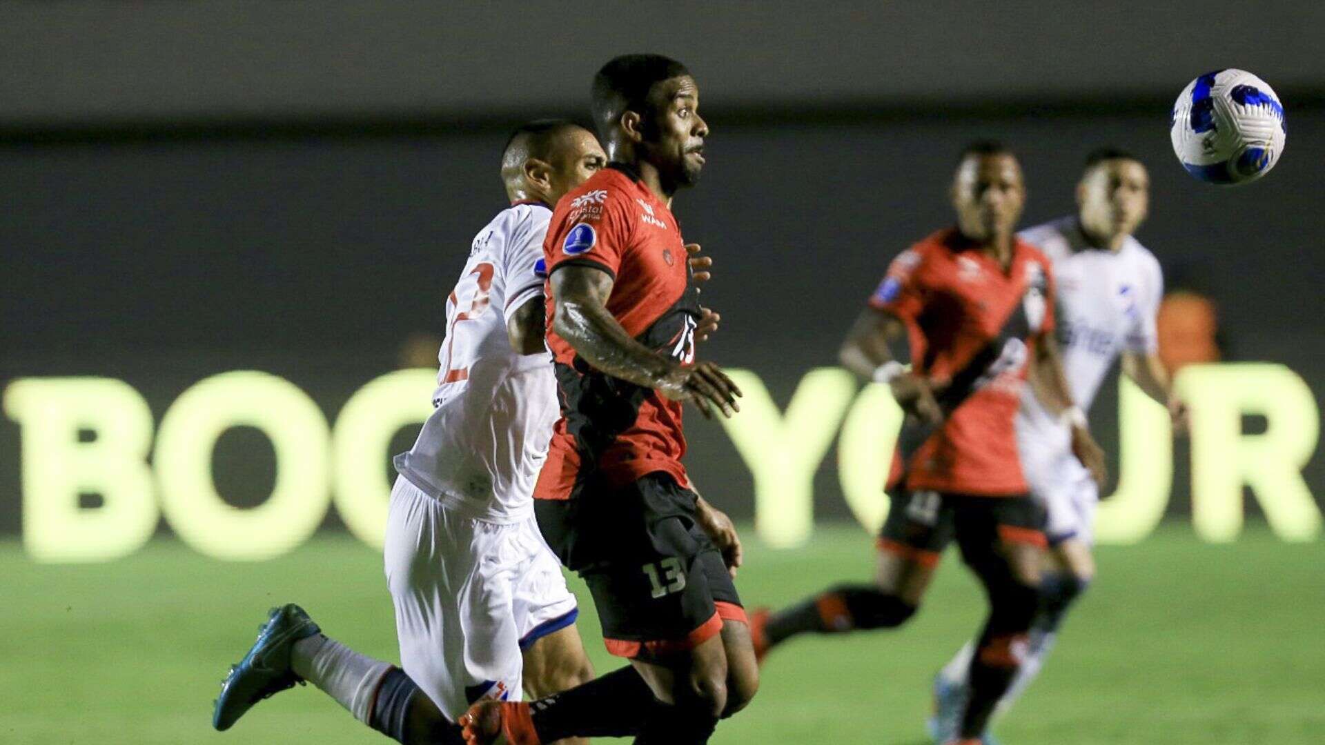 Fútbol: Goianiense ganó y Nacional se despidió de la Copa Sudamericana