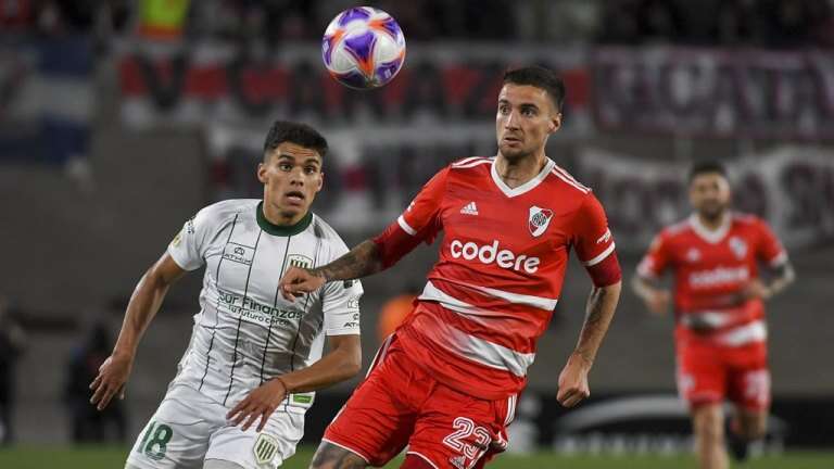 Fútbol: River perdió con Banfield y se alejó de la pelea por la Liga Profesional