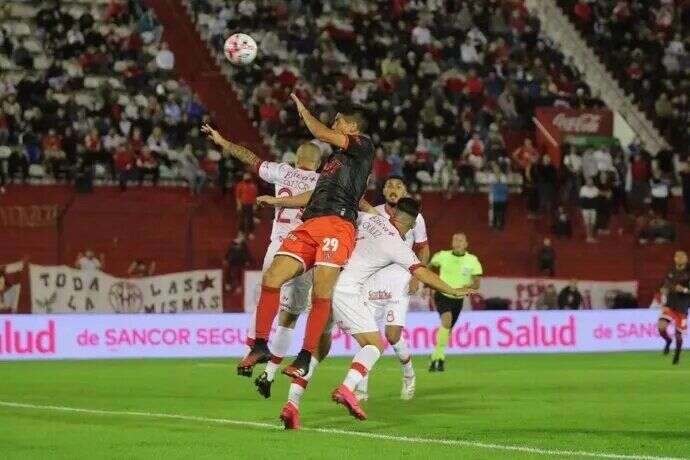 Fútbol: Huracán empató y no pudo quedar como líder de la Liga Profesional