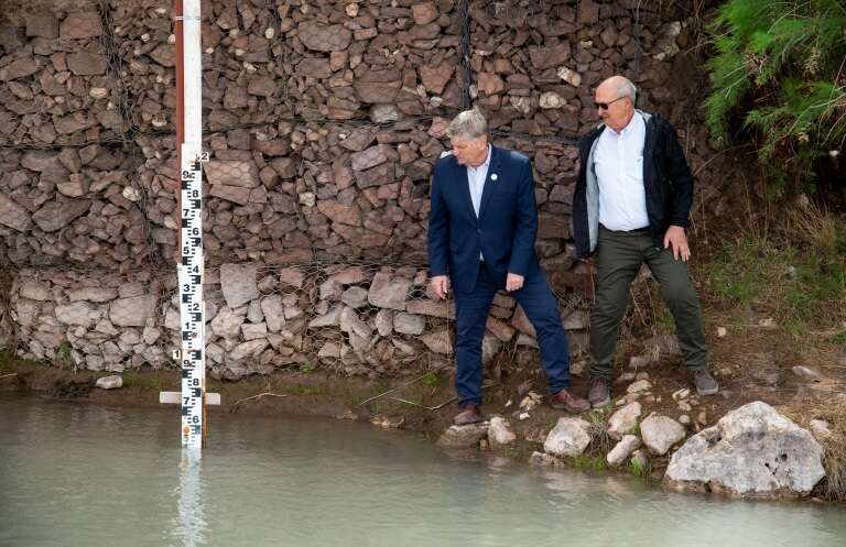 Ziliotto en el río Atuel: “No vamos a abandonar la lucha”, dijo el gobernador en el Puente de los Vinchuqueros