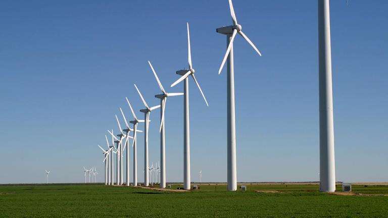 Cambio climático: Las crisis mundiales podrían acelerar la transición a energías más renovables