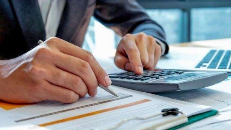 Estiman que 14,4% de los 7 millones de trabajadores registrados estaría alcanzado por Ganancias