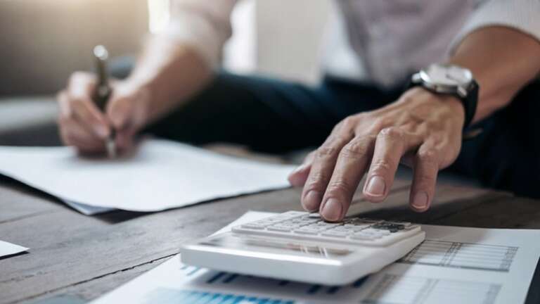 Cuánto aumentarían las cuotas de los monotributistas de aprobarse el Presupuesto sin modificaciones