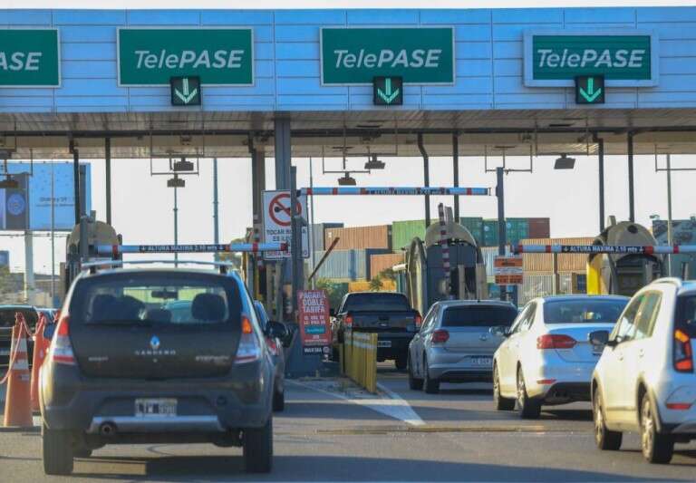 Trabajadores de peajes realizan un paro por 24 horas y liberan barreras