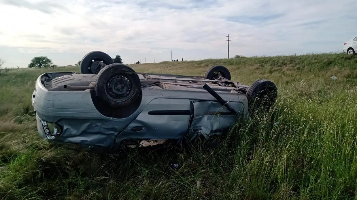 Murió una mujer en un vuelco en la ruta NÂº35