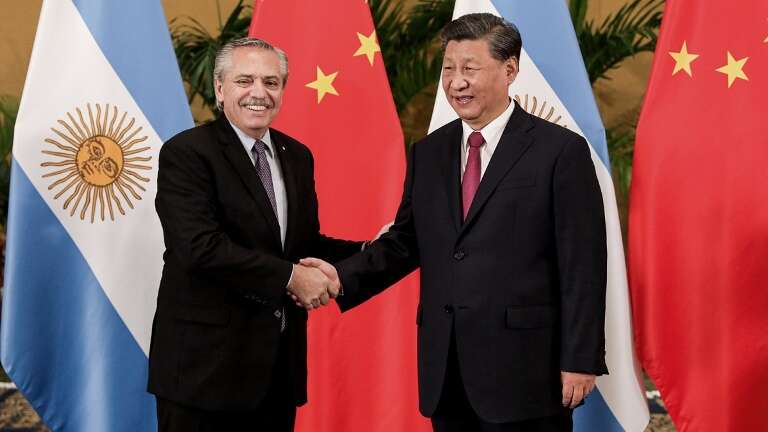 Alberto Fernández se reunió con Xi Jinping en Indonesia y dialogaron durante 20 minutos