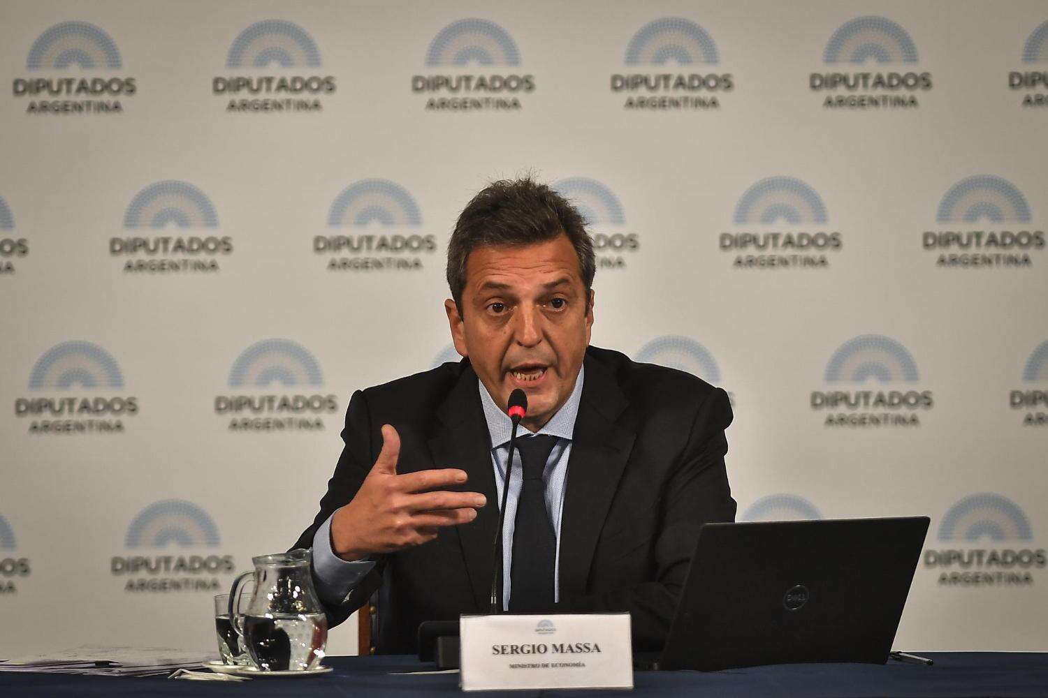 Massa acusó a Guzmán de mentir sobre el acuerdo con el FMI
