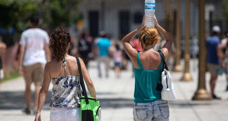 La ola de calor afecta a todo el país y hay alerta roja en el AMBA y diez provincias