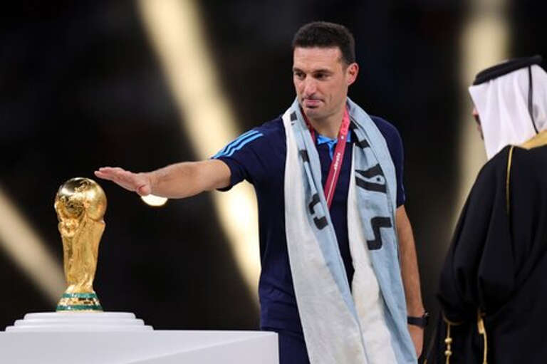 Fútbol: “Esperemos que no haya sido su último Mundial”, insistió Scaloni, sobre Messi