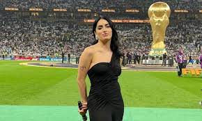 Fuerte repudio en las redes a un hincha que acosó a Lali Espósito en la final del Mundial
