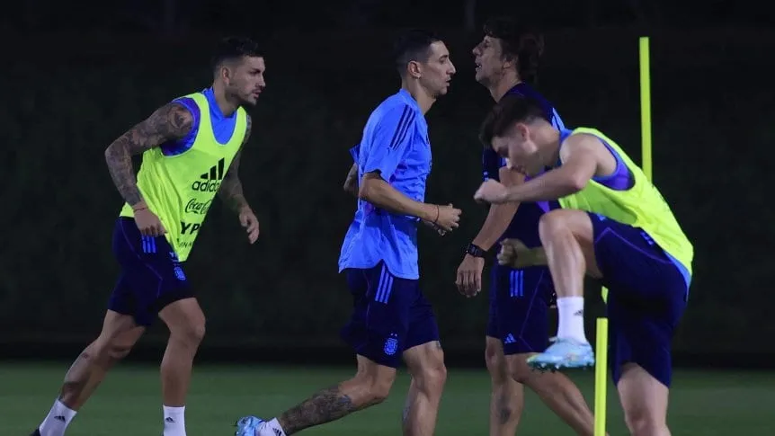 Di María arrancó a la par del grupo y Scaloni eligió un probable equipo vs. Países Bajos
