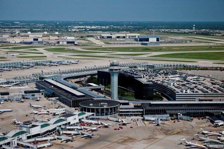 Estados Unidos: Caos en los aeropuertos por una falla técnica que obligó el aterrizaje de todos los vuelos