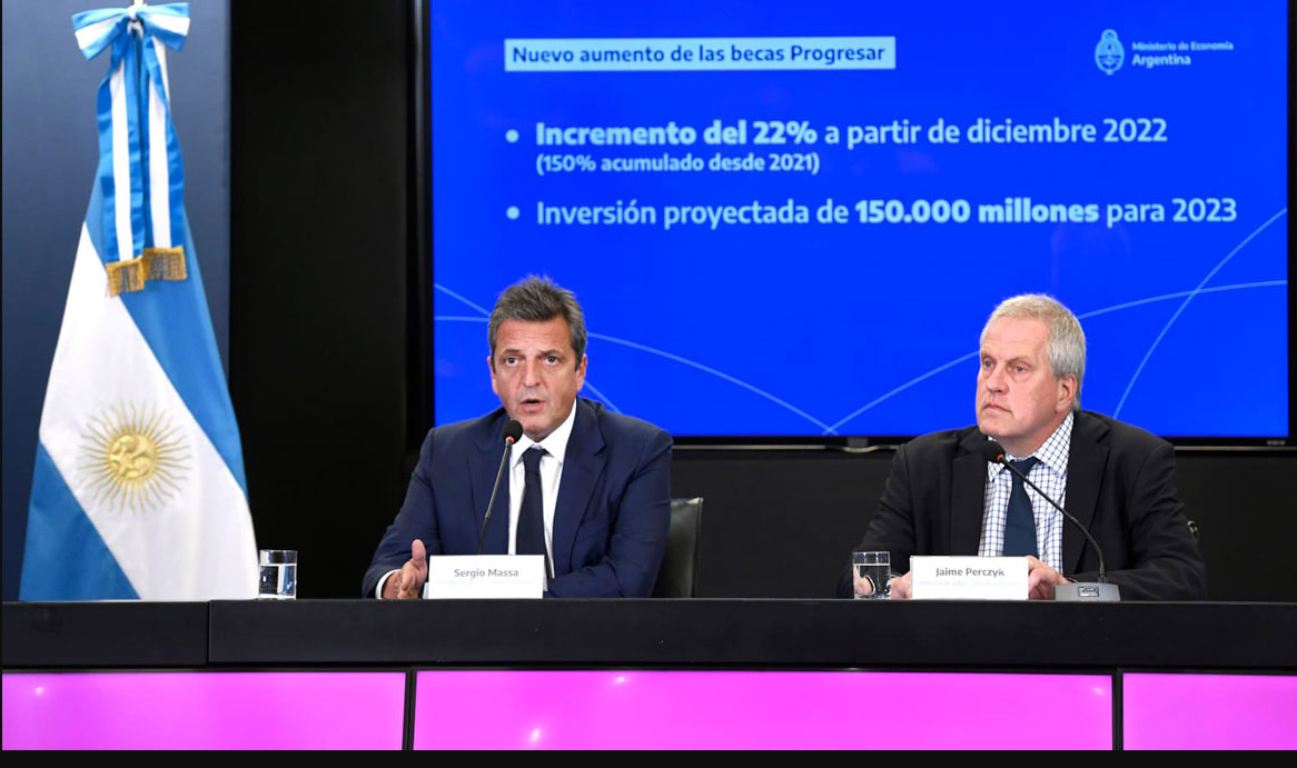 Massa y Perczyk anunciaron un aumento del 22% para becas Progresar y llegan a $9.000 mensuales