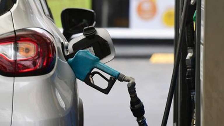 Shell primero, YPF, Axion y Puma después, subieron las naftas el 4% acordado en Precios Justos
