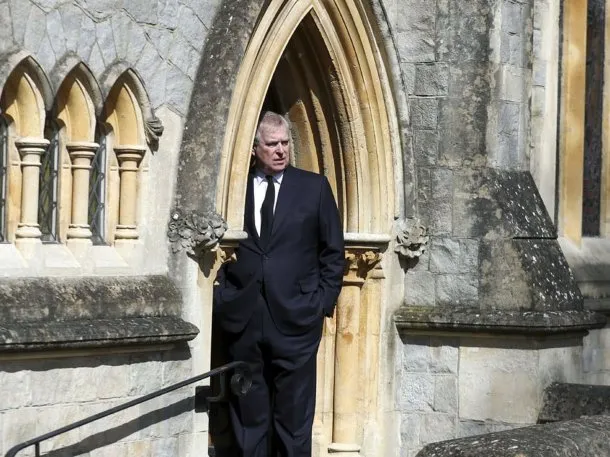 Reino Unido: A poco de la coronación, Carlos III echó al príncipe Andrés del Palacio de Buckingham