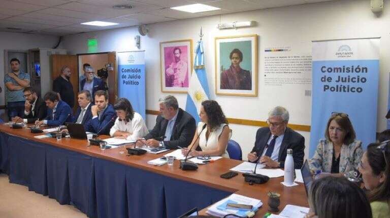 El oficialismo dio un paso clave en el juicio político a la Corte al lograr que se apruebe la admisibilidad de la investigación