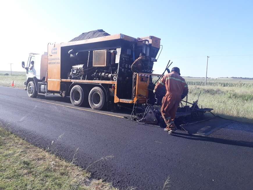 Continúa la obra de pavimentación de la RP 1